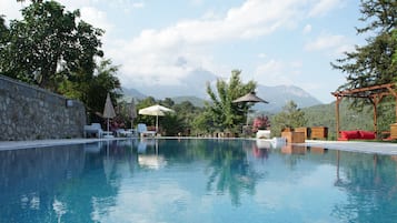 Outdoor pool, pool loungers