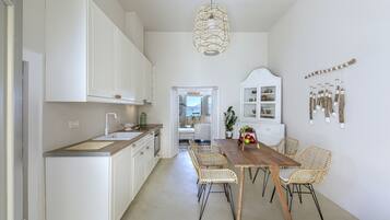 Luxury Villa, 3 Bedrooms, Hot Tub, Sea View (Caldera View) | Private kitchen | Fridge, stovetop, espresso maker, coffee/tea maker