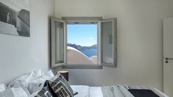 Panoramic Villa, 1 Bedroom, Hot Tub, Sea View (Top Caldera) | Premium bedding, in-room safe, individually decorated, soundproofing