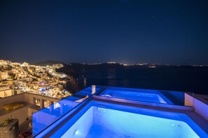 Panoramic Villa, 1 Bedroom, Hot Tub, Sea View (Top Caldera) | Private spa tub