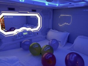 Double Bed Capsule Shared Bathroom - Space Hotel (Kuala Lumpur)