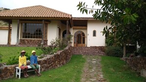 Entrada al alojamiento
