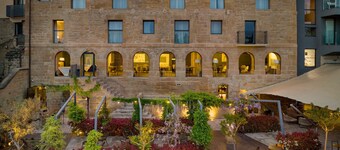 Palacio Tondon, Autograph Collection