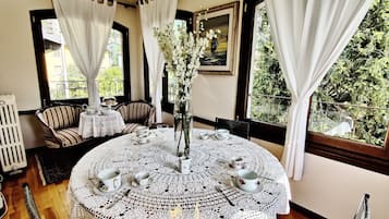 Executive Apartment, Private Bathroom, Lake View (Appartamento Sofia) | Bahagian dalam