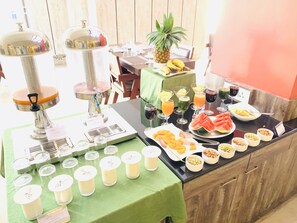 Daily buffet breakfast for a fee