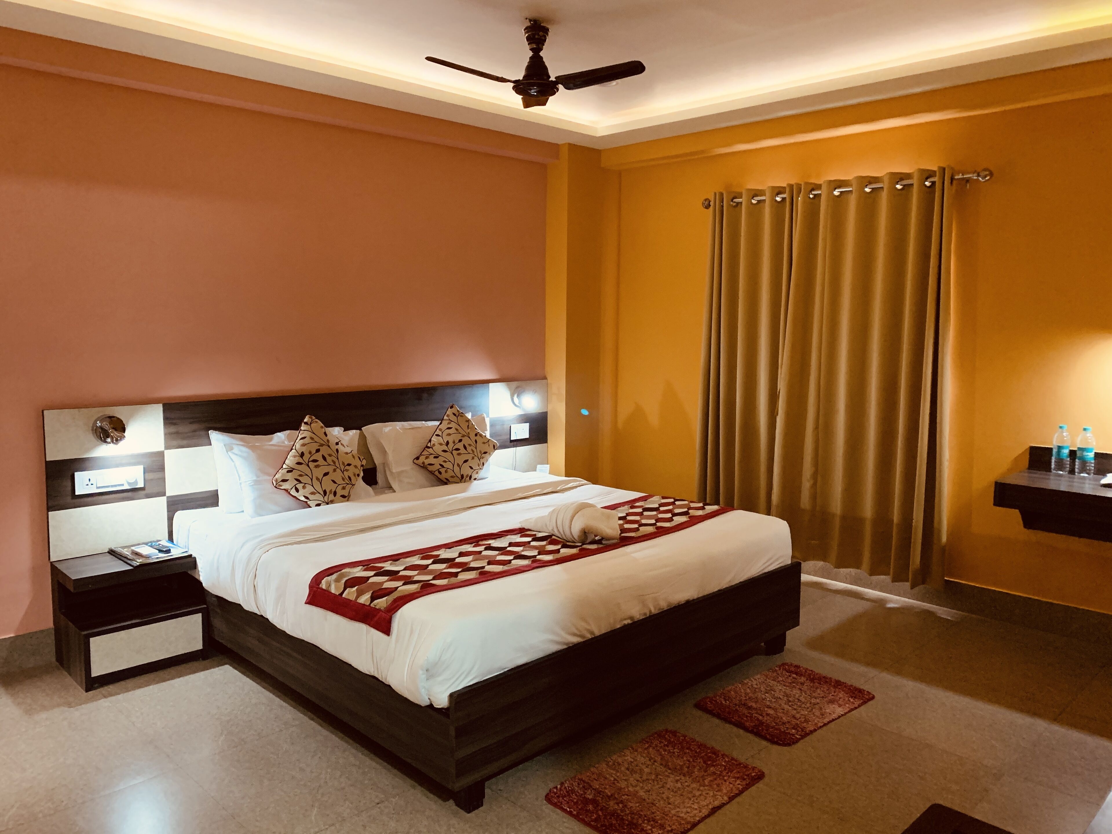 executive double room, 1 king bed | 1 bedroom, desk, iron/ironing board, rollaway beds