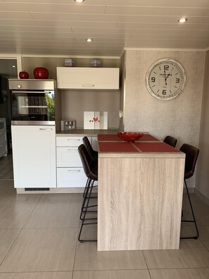 Leilighet, eget bad | Delt kjøkken