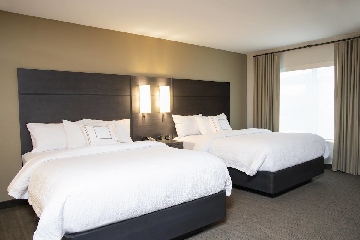 Premium bedding, down duvets, pillow-top beds, desk