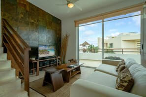 Flat-screen TV, DVD player, iPod dock - Turquesa by NAS (Playa del Carmen)