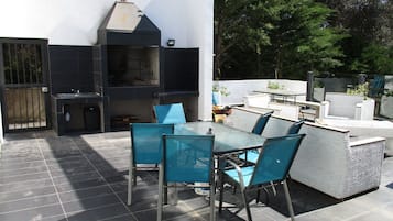 Kawasan BBQ/berkelah