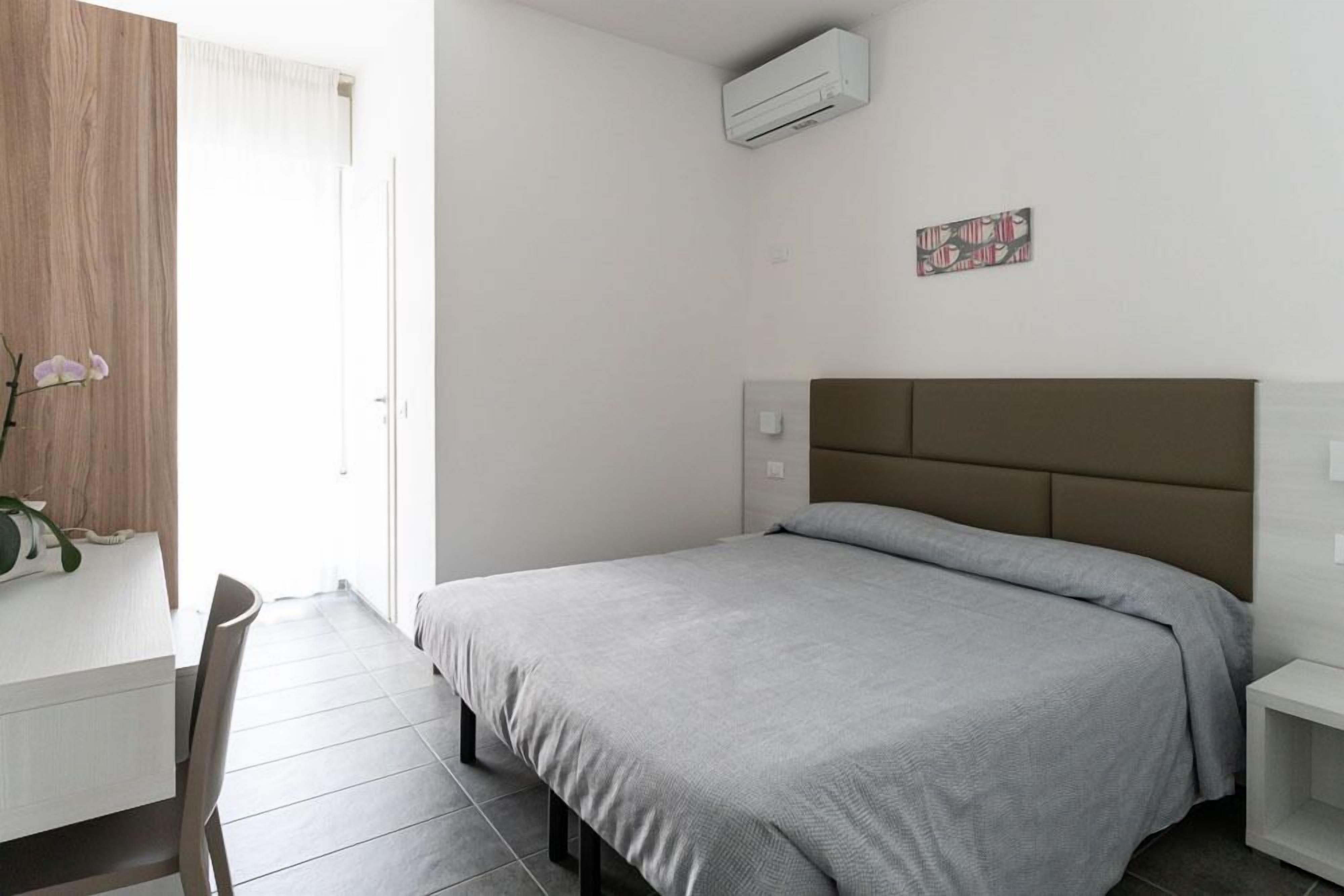 double or twin room, balcony | in-room safe, desk, iron/ironing board, free wifi