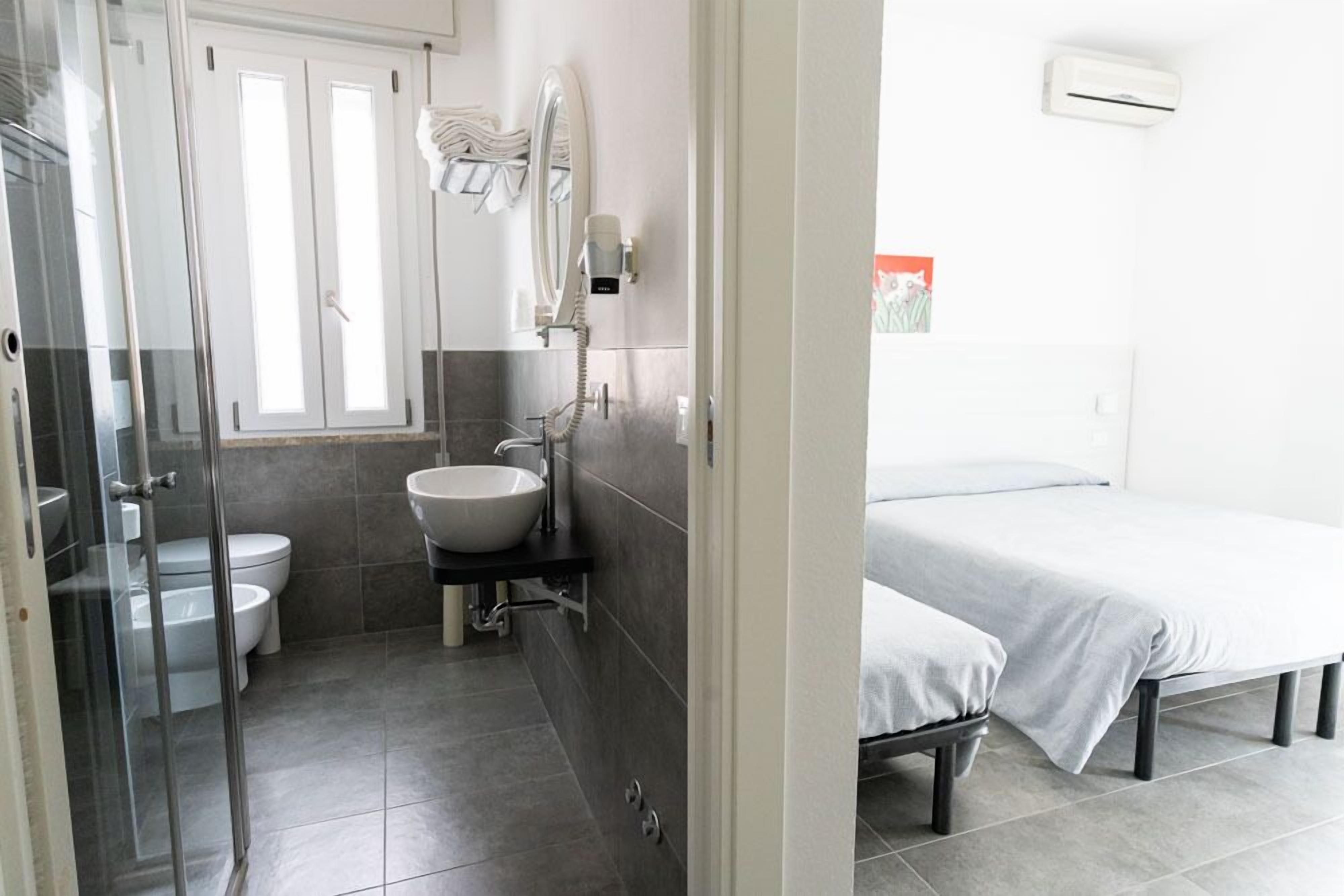 triple room, balcony | in-room safe, desk, iron/ironing board, free wifi