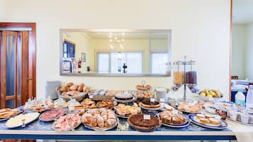 Free daily buffet breakfast