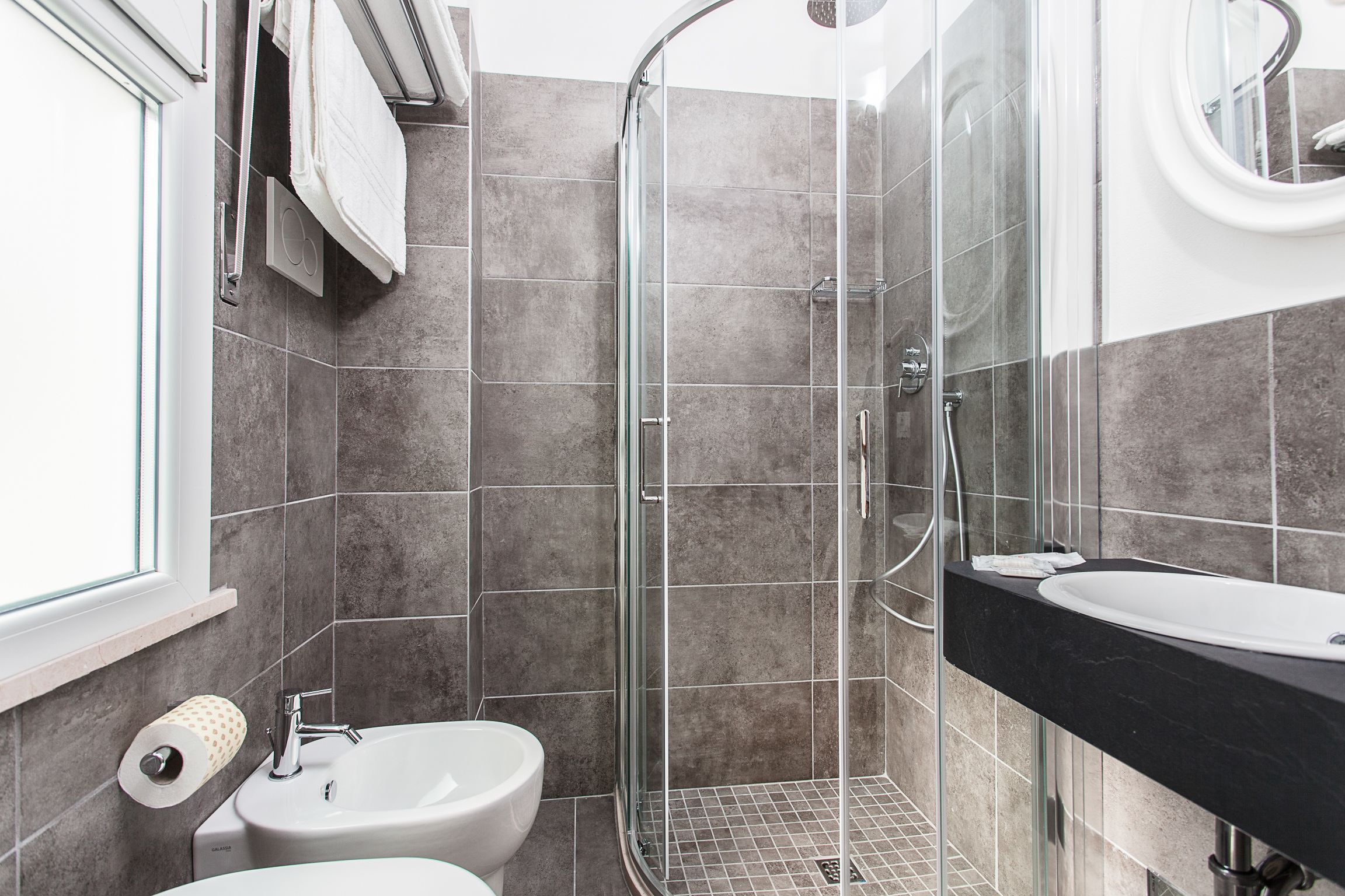 double room single use, 1 bedroom | bathroom | shower, free toiletries, hair dryer, bidet