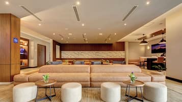 43-英寸LED 电视 (配备有线频道)、电视