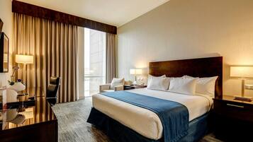 Frette Italian sheets, premium bedding, pillowtop beds, minibar