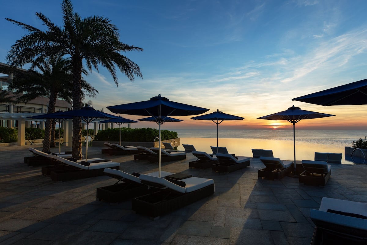 outdoor pool, open 7:00 am to 7:00 pm, free pool cabanas, pool umbrellas