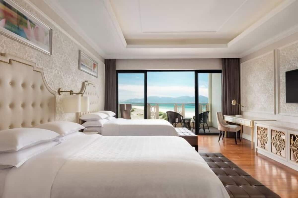 1 bedroom, premium bedding, minibar, in-room safe