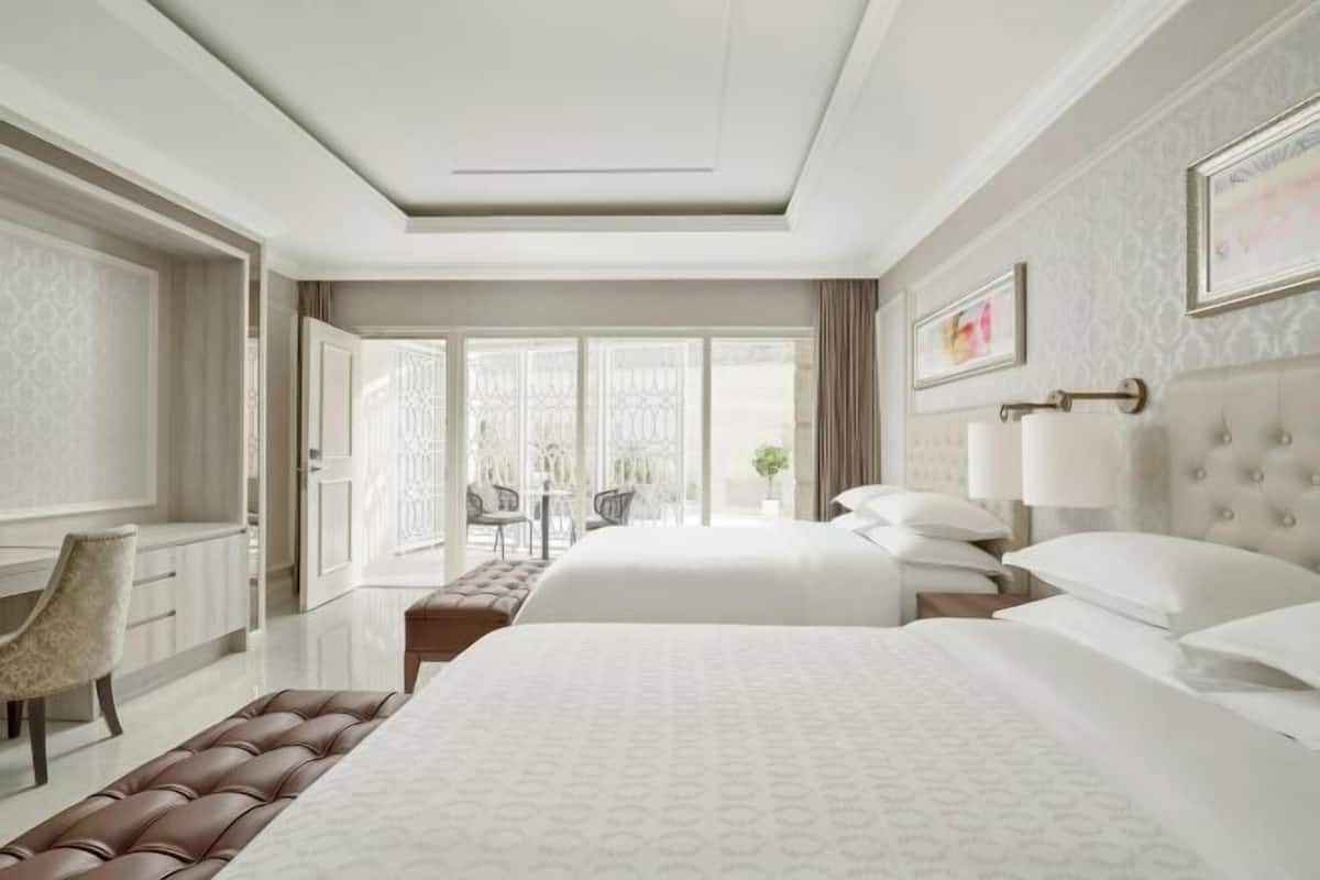 1 bedroom, premium bedding, minibar, in-room safe
