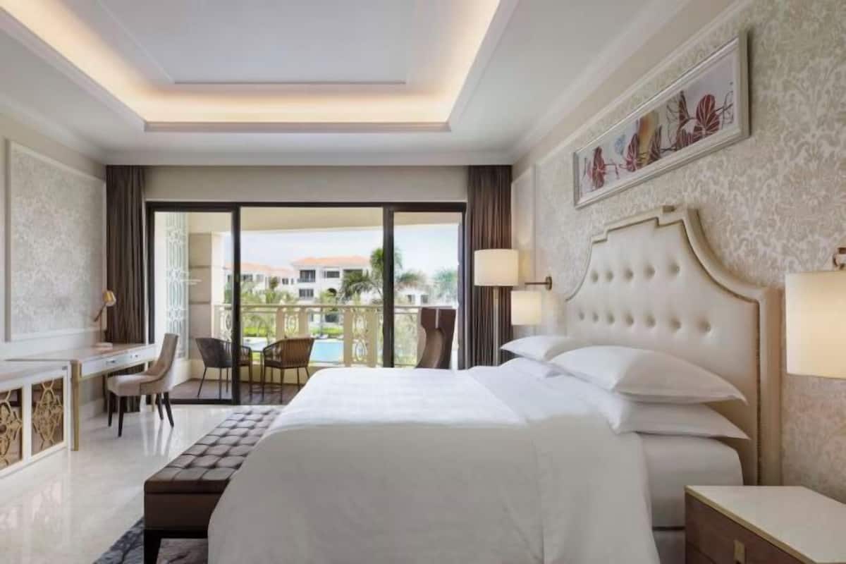 1 bedroom, premium bedding, minibar, in-room safe