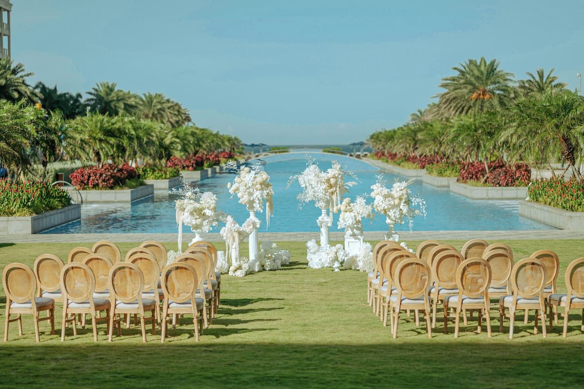 outdoor pool, open 7:00 am to 7:00 pm, free pool cabanas, pool umbrellas