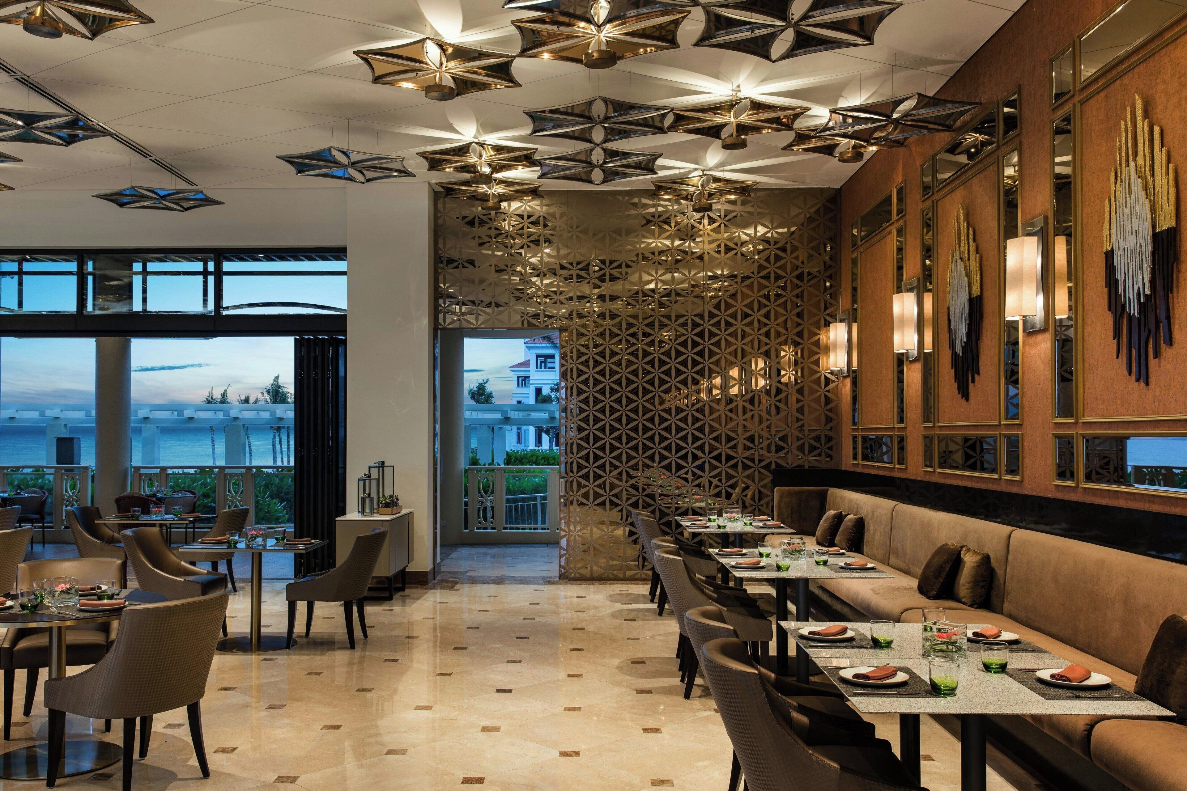 3 restaurants, breakfast, lunch, dinner served; fusion cuisine