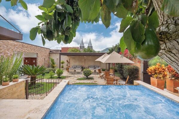 Bain à remous extérieur