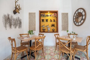 Breakfast, lunch, dinner served; local and international cuisine