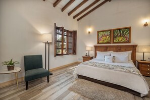 雙人房, 1 張加大雙人床 | 房內夾萬、書桌、熨斗/熨衫板、免費嬰兒床