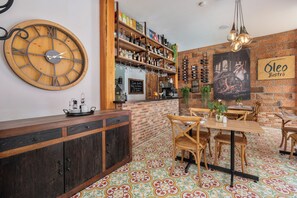 Spécialités Cuisine locale et internationale