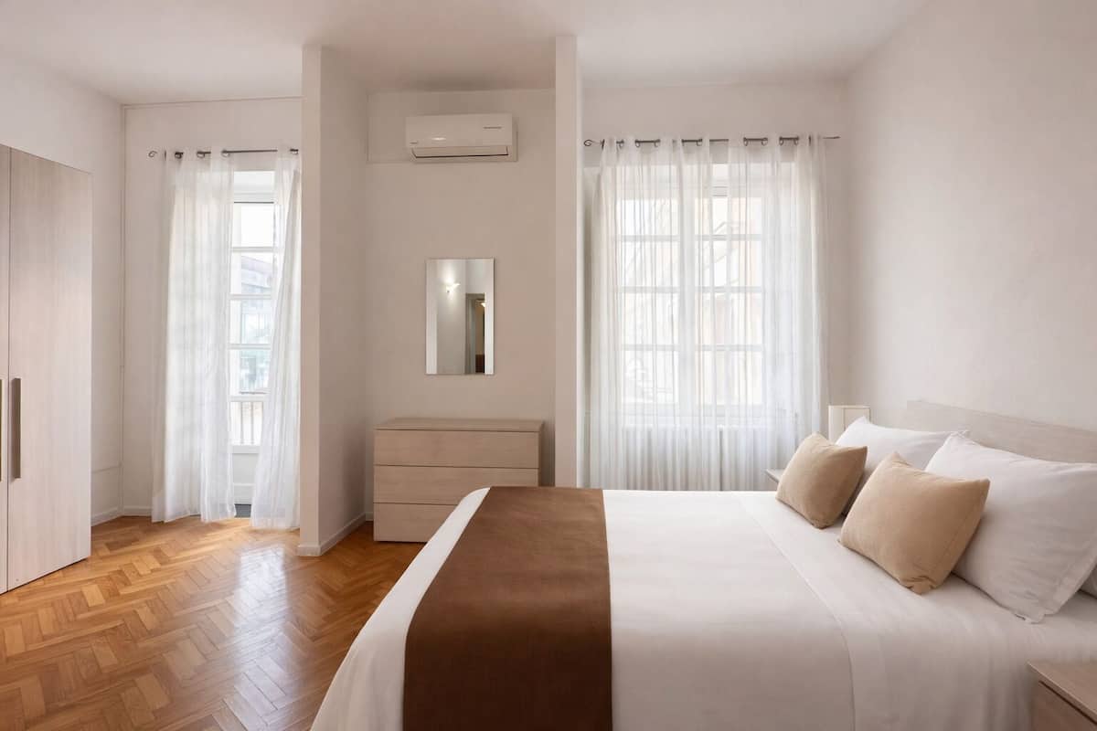 Luxury Suite | 1 bedroom, premium bedding, down comforters, minibar