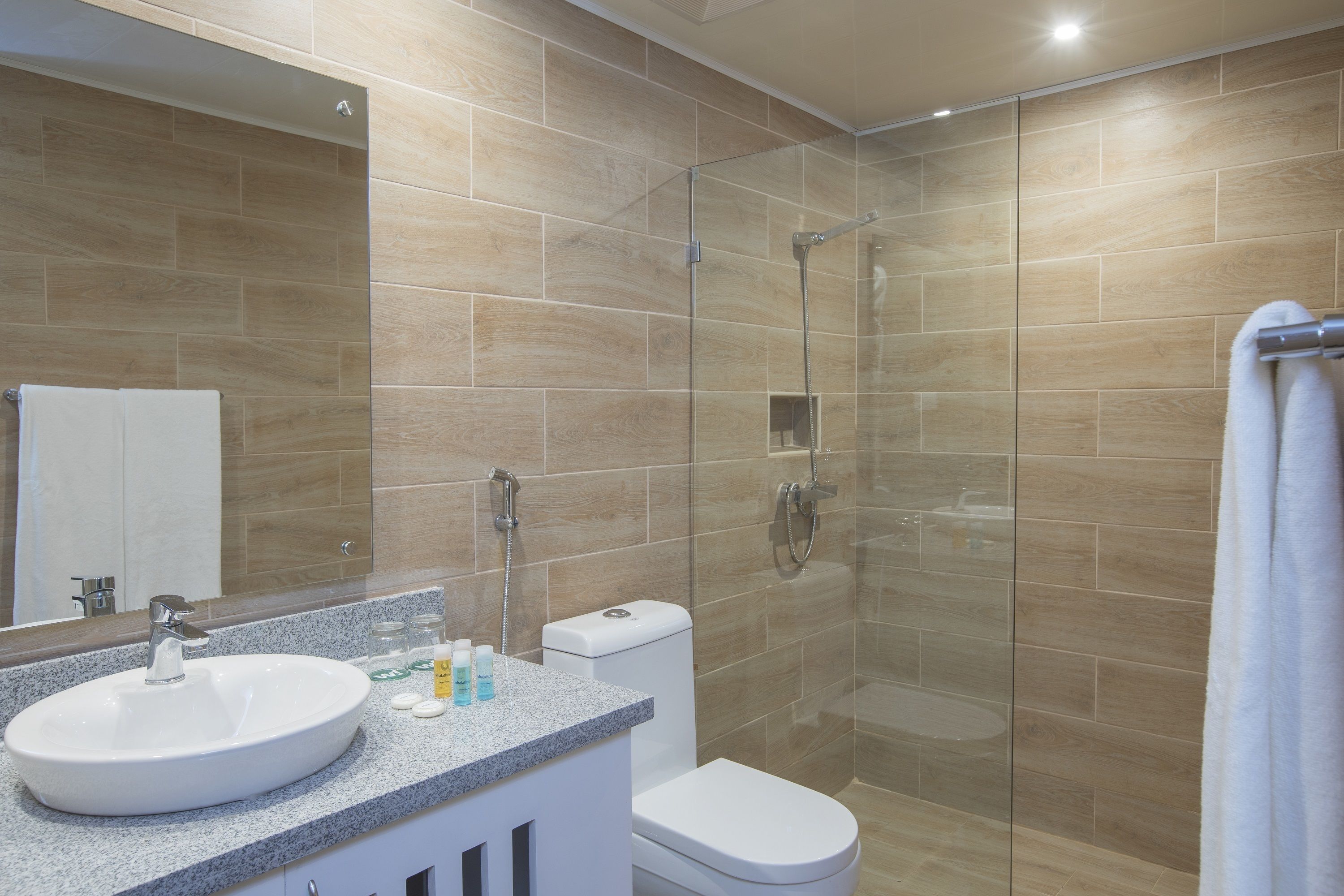 shower, free toiletries, towels