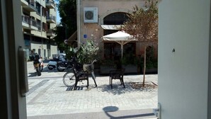 Interni