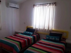 Family Townhome, 5 Bedrooms | 5 bedrooms, free WiFi
