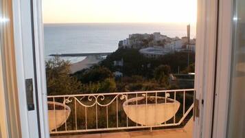 Chambre Double, vue mer | Terrasse/Patio