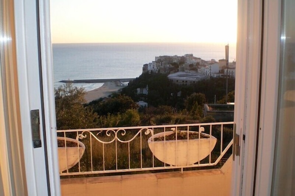 Dobbeltrom – basic, sjøutsikt | Terrasse/patio