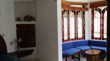 Family Townhome, 4 Bedrooms | 4 bedrooms, free WiFi