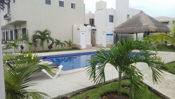 Outdoor pool - Apartamento PlayaDelCarmen 527 by Sinbad (Playa del Carmen)
