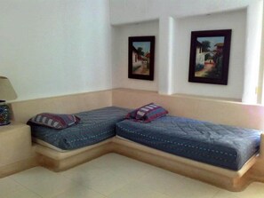 Townhouse Keluarga, 5 kamar tidur | Area keluarga | TV layar datar