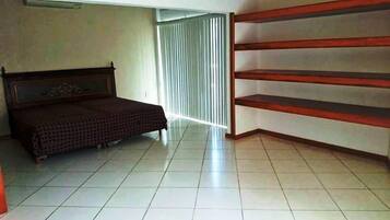 Family Townhome, 4 Bedrooms | 4 bedrooms, free WiFi