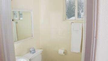 Doccia, set di cortesia gratuito, asciugamani, sapone