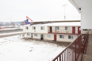 Front of property - Budget Inn (Caldwell)