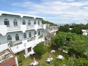 Outdoor dining - Iriomote Island Hotel (Taketomi)