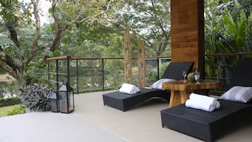 Luxury House | Terrace/patio