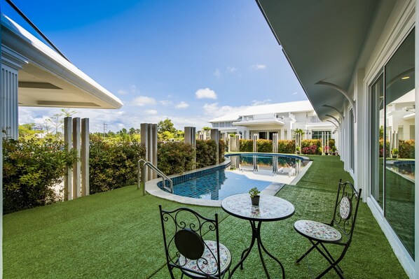 Kolam renang outdoor