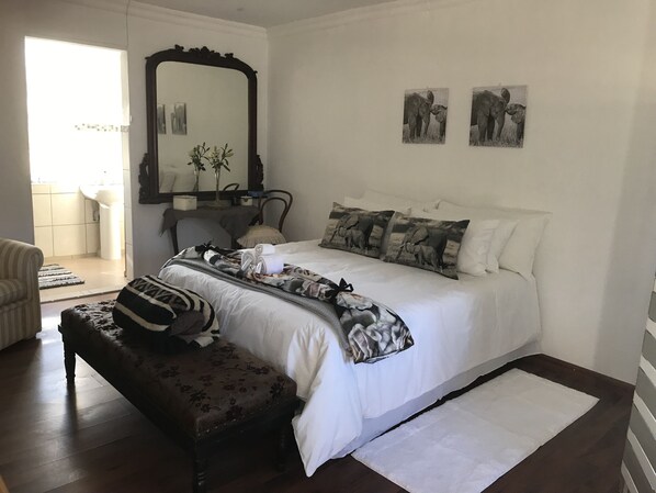 Deluxe Cottage, 1 Queen Bed, Ensuite, Ground Floor