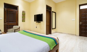 Deluxe Room | Desk, soundproofing, free WiFi - Treebo The Anchorage Malviya Nagar (Jaipur)