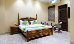 Deluxe Room | Desk, soundproofing, free WiFi - Treebo The Anchorage Malviya Nagar (Jaipur)