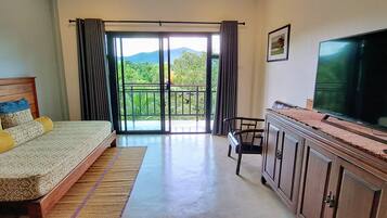 Deluxe Room with Mountain View | In-room safe, individually furnished, desk, blackout curtains