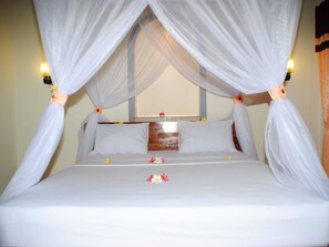 In-room safe, desk, iron/ironing board, free WiFi - Tara Suites (Nairobi)